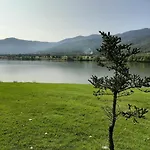 Studio- View Golf