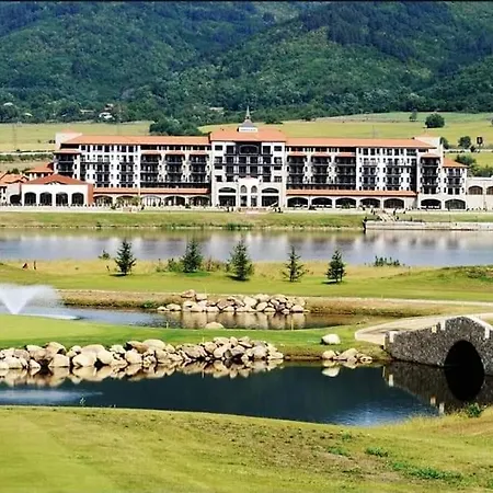 Studio- View Golf Apartment
